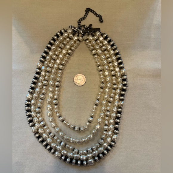 5 Strand Pearl Choker - Picture 15 of 16